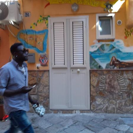 Casa Vacanza Mercato Ballaro' Palermo Kültér fotó